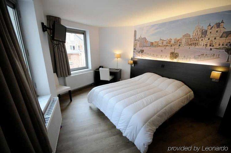 3 Paardekens - City Centre Hotel Mechelen Room photo